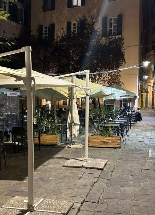 Апартаменты Ridi Che Ti Passa In Vico Lavagna Генуя Экстерьер фото